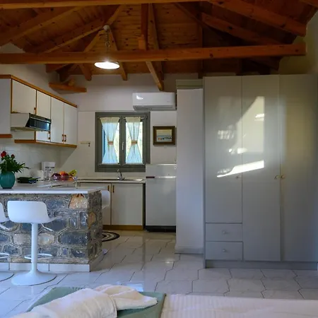 σελήνη Διαμέρισμα *