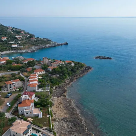 σελήνη Kotronion (West Mani)