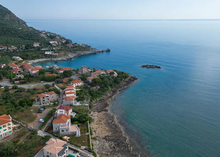 σελήνη Kotronion (West Mani)